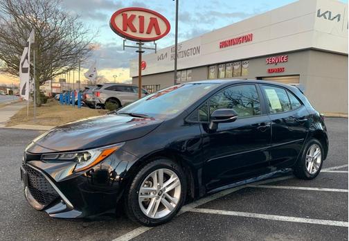 Photo 1 of 28 of 2019 Toyota Corolla Hatchback SE
