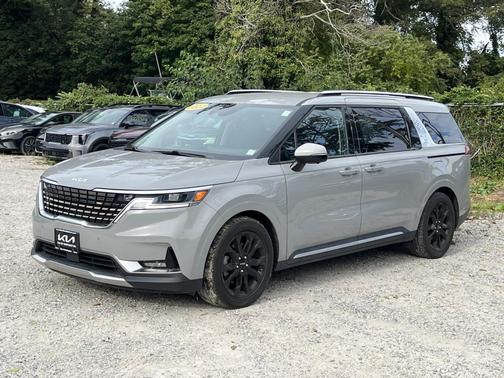 2022 Kia Carnival SX