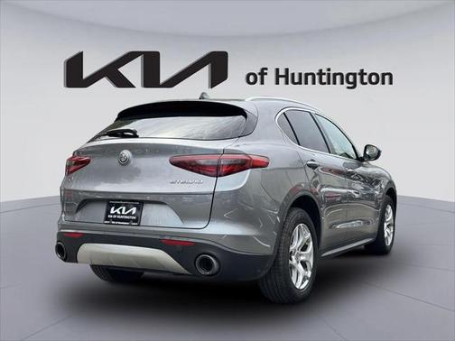 2020 Alfa Romeo Stelvio Base