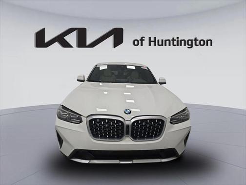 2023 BMW X4 xDrive30i