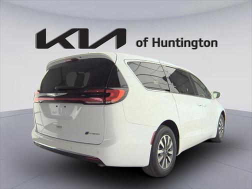 2022 Chrysler Pacifica Hybrid Touring L