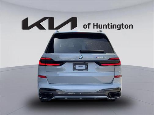 2024 BMW X7 M60i