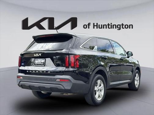 2022 Kia Sorento LX