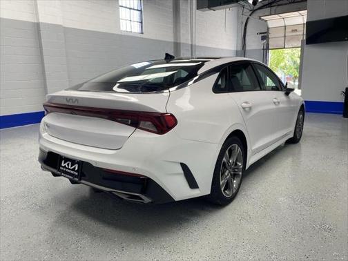 2022 Kia K5 EX