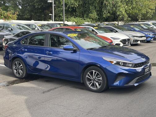2023 Kia Forte LXS