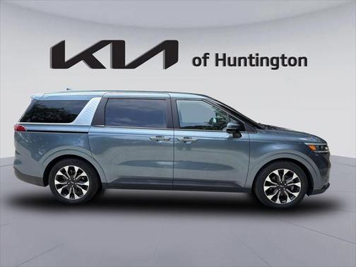 2023 Kia Carnival EX
