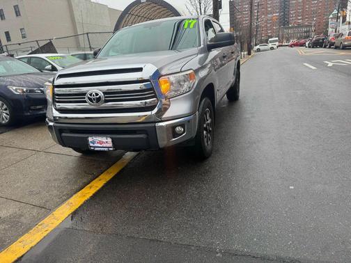 2017 Toyota Tundra SR5