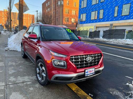 2022 Hyundai VENUE SEL