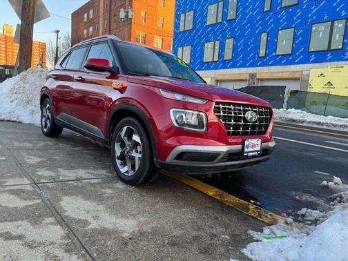 2022 Hyundai VENUE SEL