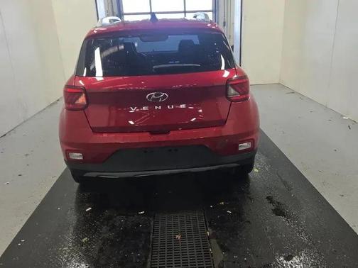 2022 Hyundai VENUE SEL