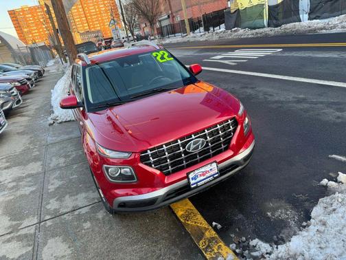 2022 Hyundai VENUE SEL