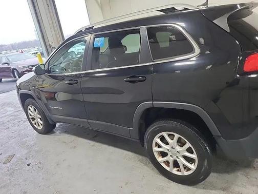 Diamond Black Crystal Pearlcoat 2018 Jeep Cherokee Latitude Plus