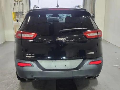 Diamond Black Crystal Pearlcoat 2018 Jeep Cherokee Latitude Plus