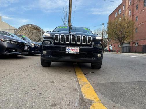 Diamond Black Crystal Pearlcoat 2018 Jeep Cherokee Latitude Plus