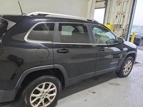 Diamond Black Crystal Pearlcoat 2018 Jeep Cherokee Latitude Plus