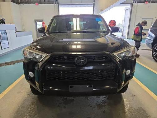 2016 Toyota 4Runner SR5 Sport Utility 4D
