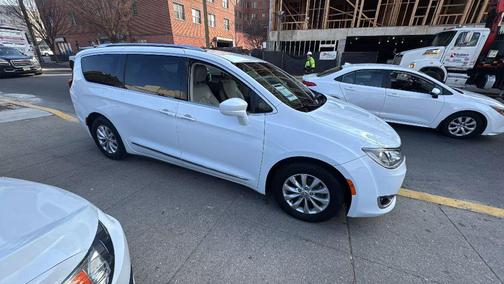 2018 Chrysler Pacifica Touring-L