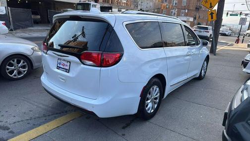2018 Chrysler Pacifica Touring-L