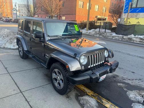 2016 Jeep Wrangler Unlimited Sahara