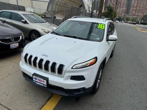 2016 Jeep Cherokee Sport