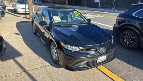 2020 Toyota Camry Hybrid SE