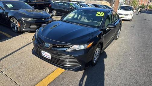 2020 Toyota Camry Hybrid SE