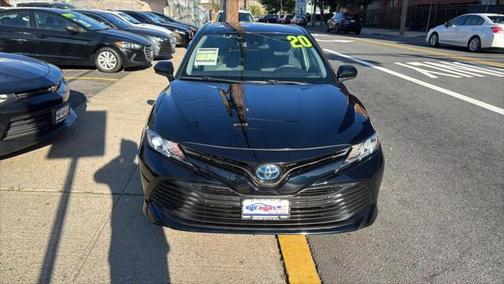 2020 Toyota Camry Hybrid SE