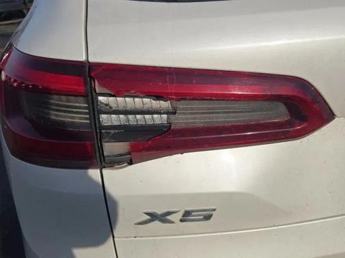 Mineral White Metallic 2020 BMW X5 xDrive40i