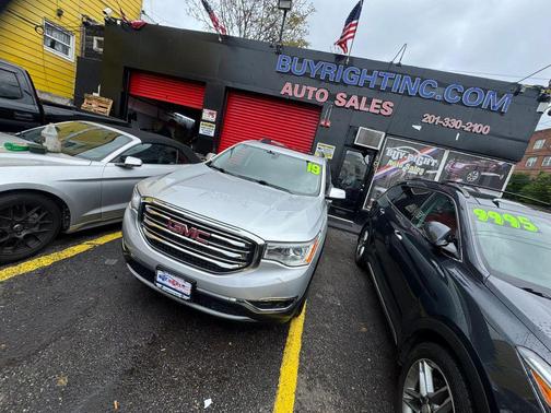 Quicksilver Metallic 2019 GMC Acadia SLE-2