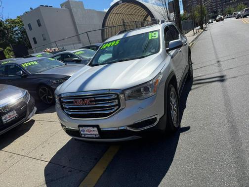 Quicksilver Metallic 2019 GMC Acadia SLE-2