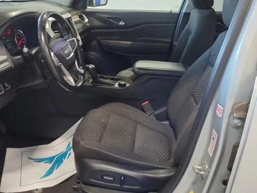 Quicksilver Metallic 2019 GMC Acadia SLE-2