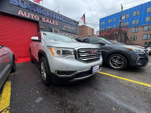 Quicksilver Metallic 2019 GMC Acadia SLE-2