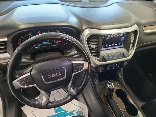 Quicksilver Metallic 2019 GMC Acadia SLE-2