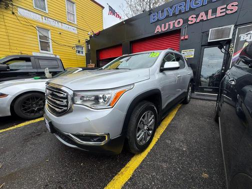 Quicksilver Metallic 2019 GMC Acadia SLE-2