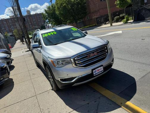 Quicksilver Metallic 2019 GMC Acadia SLE-2
