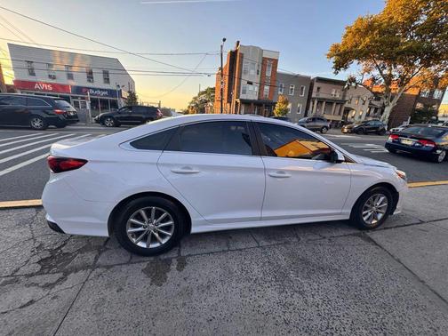 2018 Hyundai SONATA SE