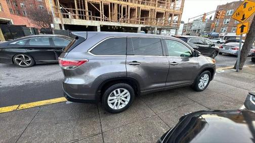 2015 Toyota Highlander LE