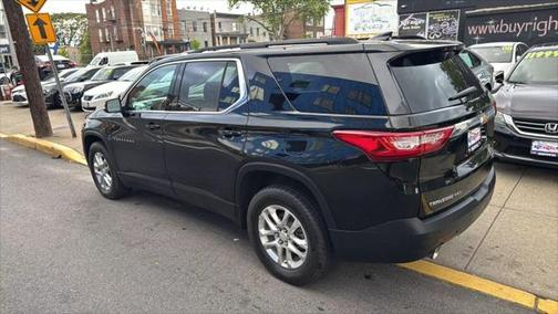 2021 Chevrolet Traverse LT