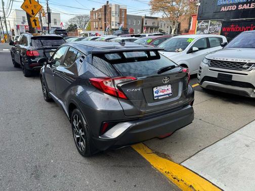 2018 Toyota C-HR XLE Premium Sport Utility 4D