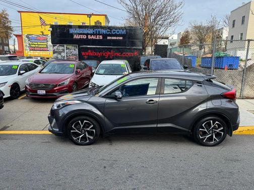 2018 Toyota C-HR XLE Premium Sport Utility 4D