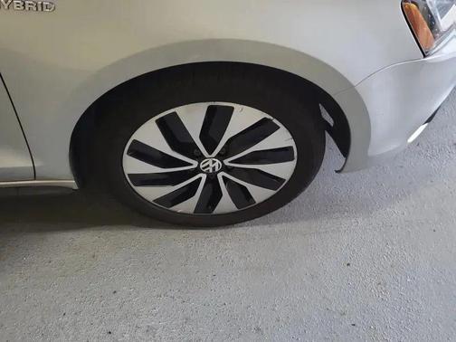 Platinum Gray Metallic 2014 Volkswagen Jetta Hybrid SEL Premium