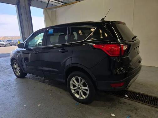 Agate Black Metallic 2019 Ford Escape SE