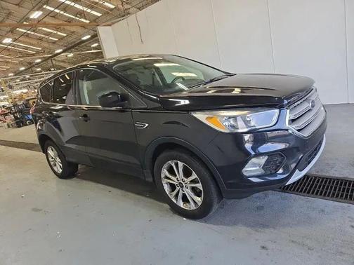 Agate Black Metallic 2019 Ford Escape SE