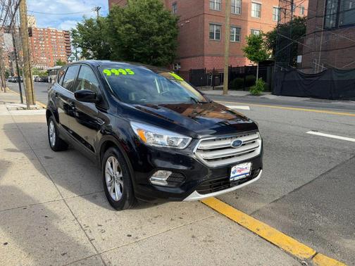 Agate Black Metallic 2019 Ford Escape SE