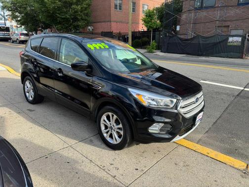 Agate Black Metallic 2019 Ford Escape SE