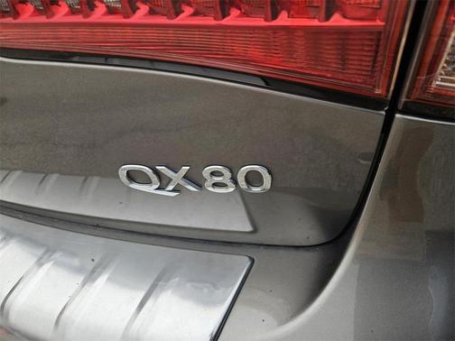 2016 INFINITI QX80 Base