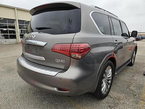 2016 INFINITI QX80 Base