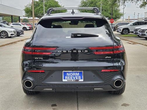 2025 Genesis GV70 2.5T