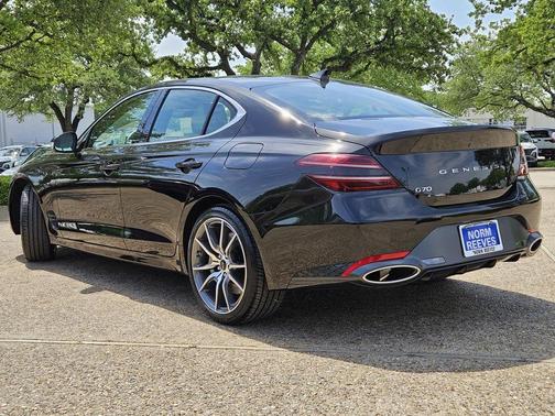 2025 Genesis G70 2.5T
