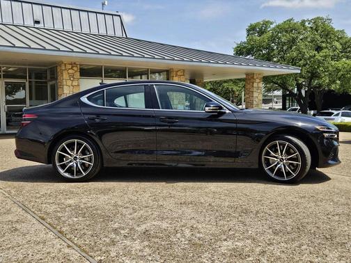 2025 Genesis G70 2.5T